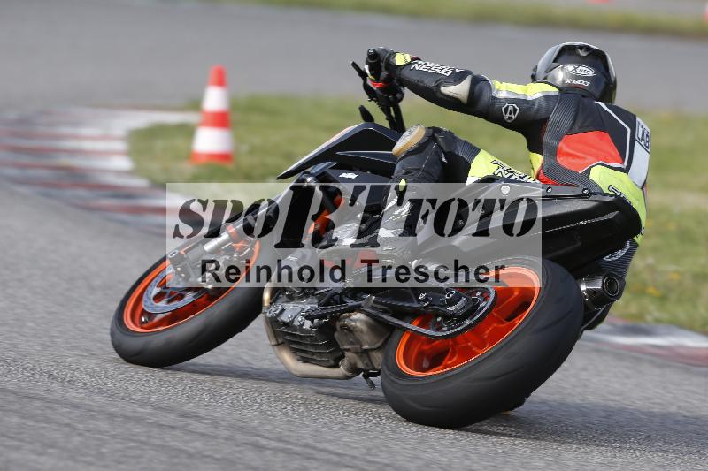 Archiv-2025/08 20.04.2025 Speer Racing ADR/Gruppe gelb/2